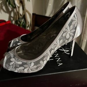 Adrianna Papell Frances Heels Silver Flower Rhinestones